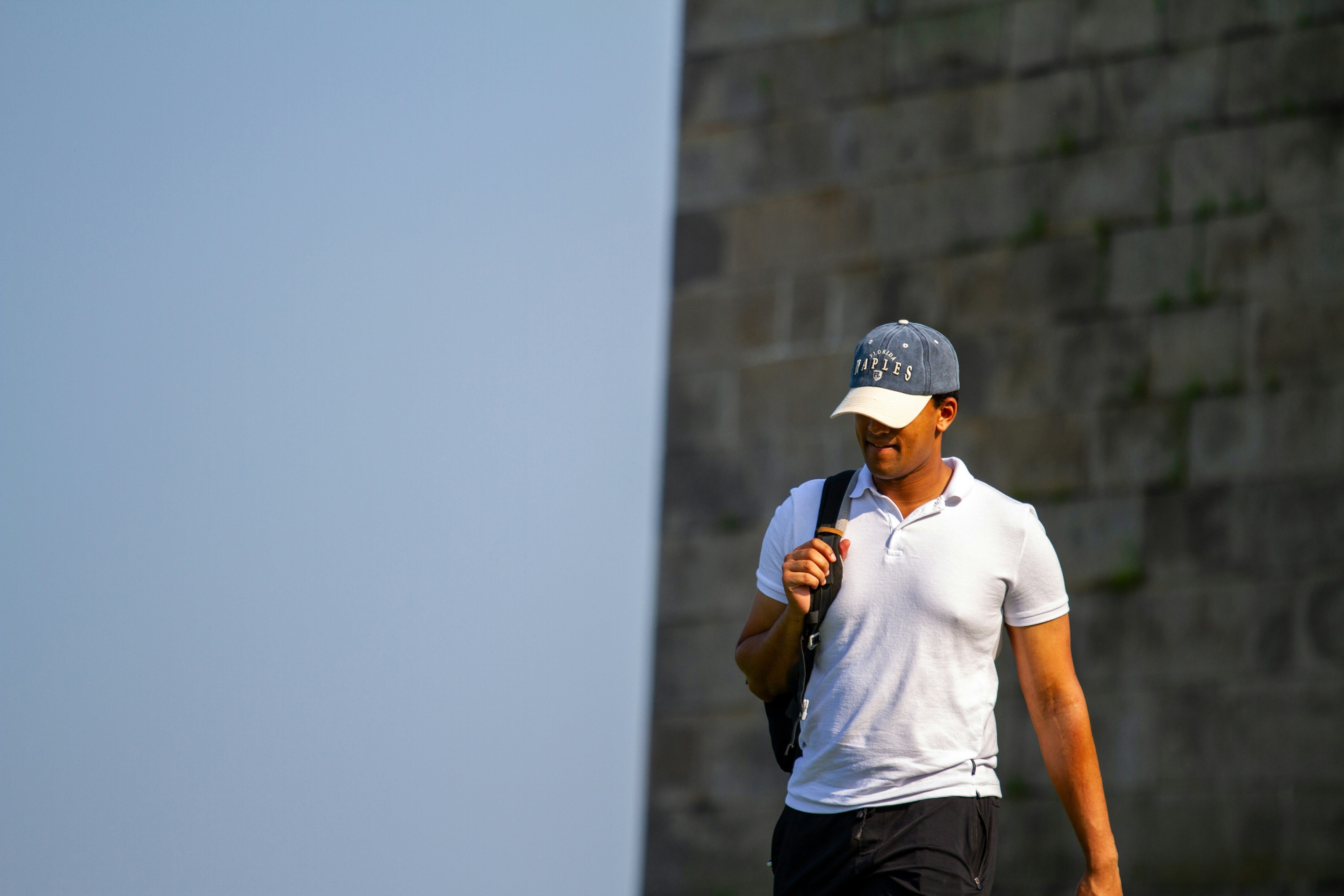 how-to-wear-a-grey-moritz-polo-shirt